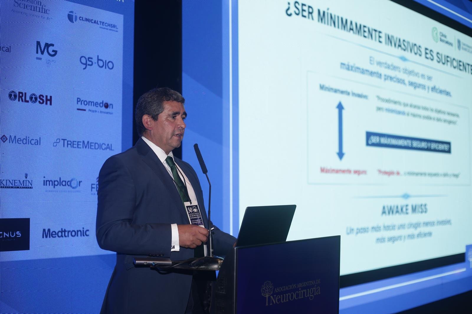 El Dr. José Poblete, ponente internacional en Neurocirugía